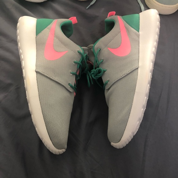 Men’s Nike roshe run “South Beach” - Picture 2 of 3